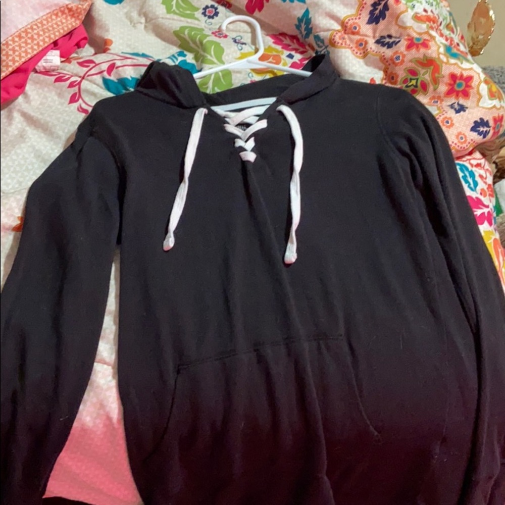Black sweatshirt